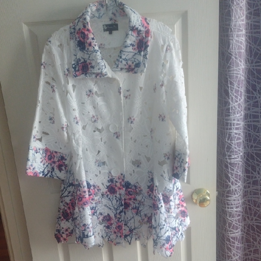 Damee, Inc Floral Lace Jacket